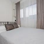 公寓 Cozy In The Centre Of By Renters