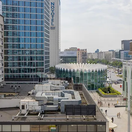 Cozy In The Centre Of By Renters