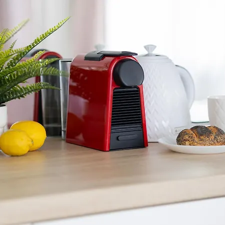 Апартаменты Cozy In The Centre Of By Renters