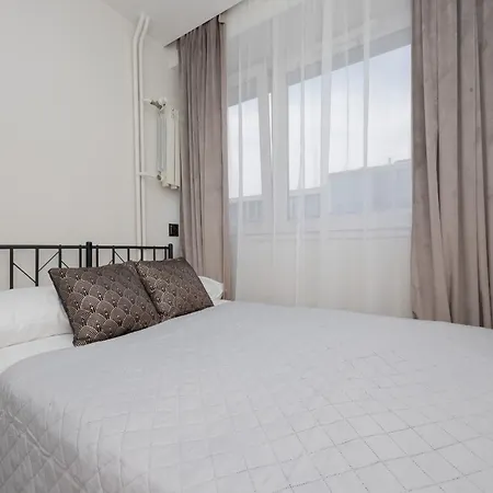 Apartman Cozy In The Centre Of By Renters