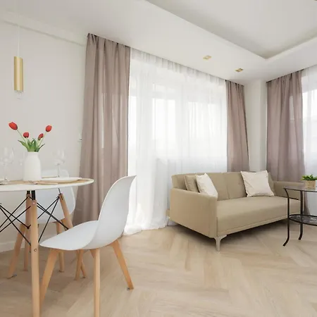 Cozy In The Centre Of By Renters