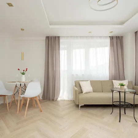 Cozy In The Centre Of By Rent Like *